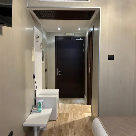 Hotel Donna Crescenza 4*