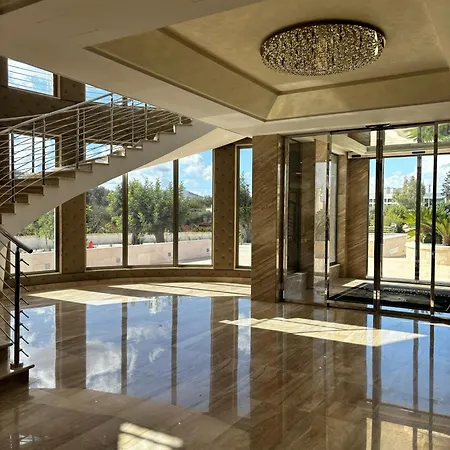 Donna Crescenza Hotel 4*