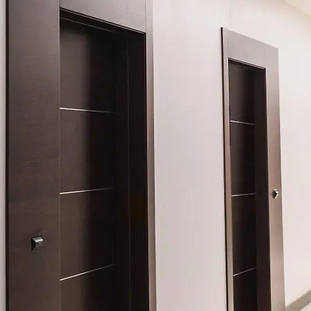 Donna Crescenza Otel