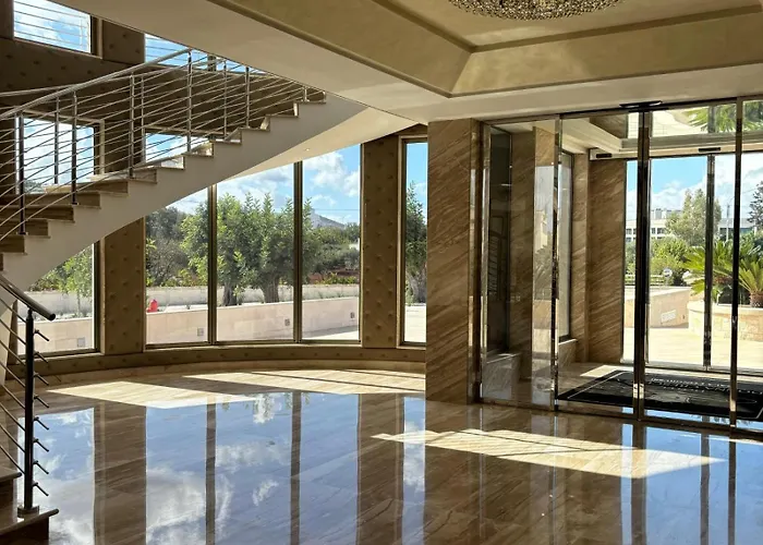 Donna Crescenza Hotel 4*